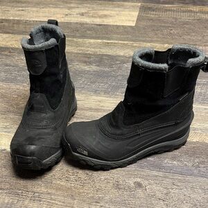 The North Face Men’s Black Winter Boots with Gray Lining Size 8